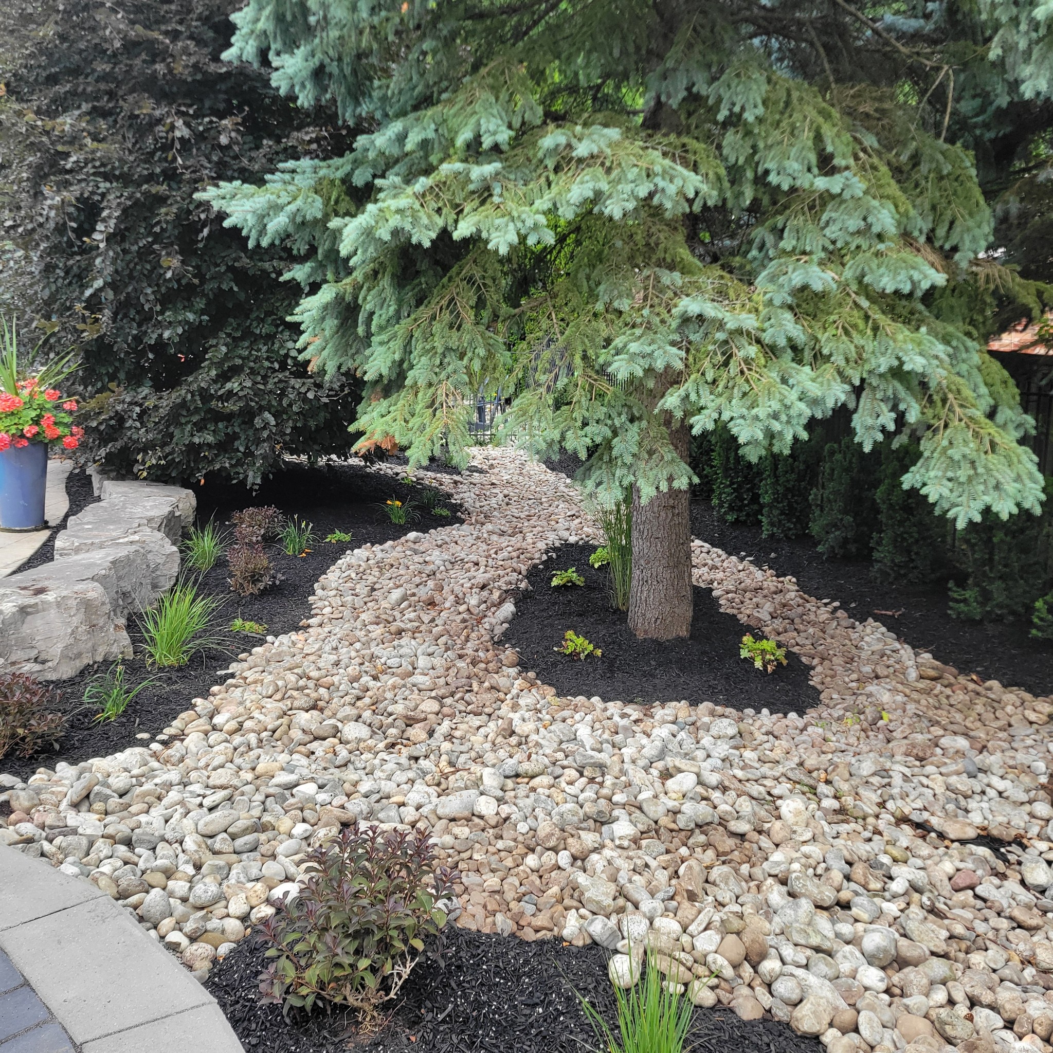 backyard garden stones landscaping project - Georgetown ontario